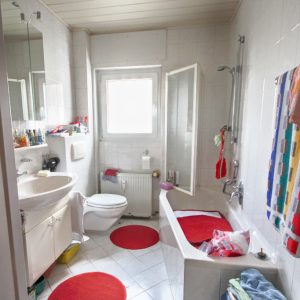 Gelnhausen-MFH-Bad 1OG