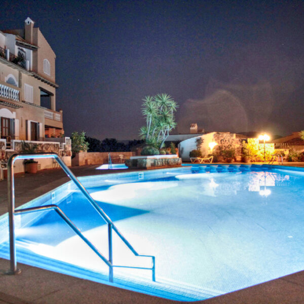 Mallorca – Aldea – Wohnung – Pool Abends