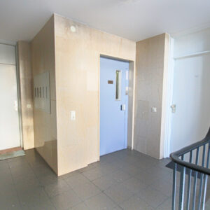 Treppenhaus – Aufzug